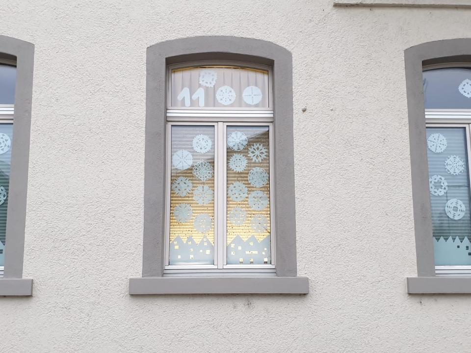 Adventsfenster vom 11. Dezember 2024. Gestaltet von der 4. Klasse Wängi