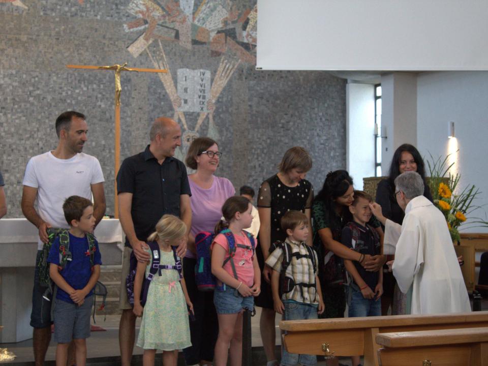 Segnung der Erstklässler und Erstklässlerinnen durch Gabi Suhner