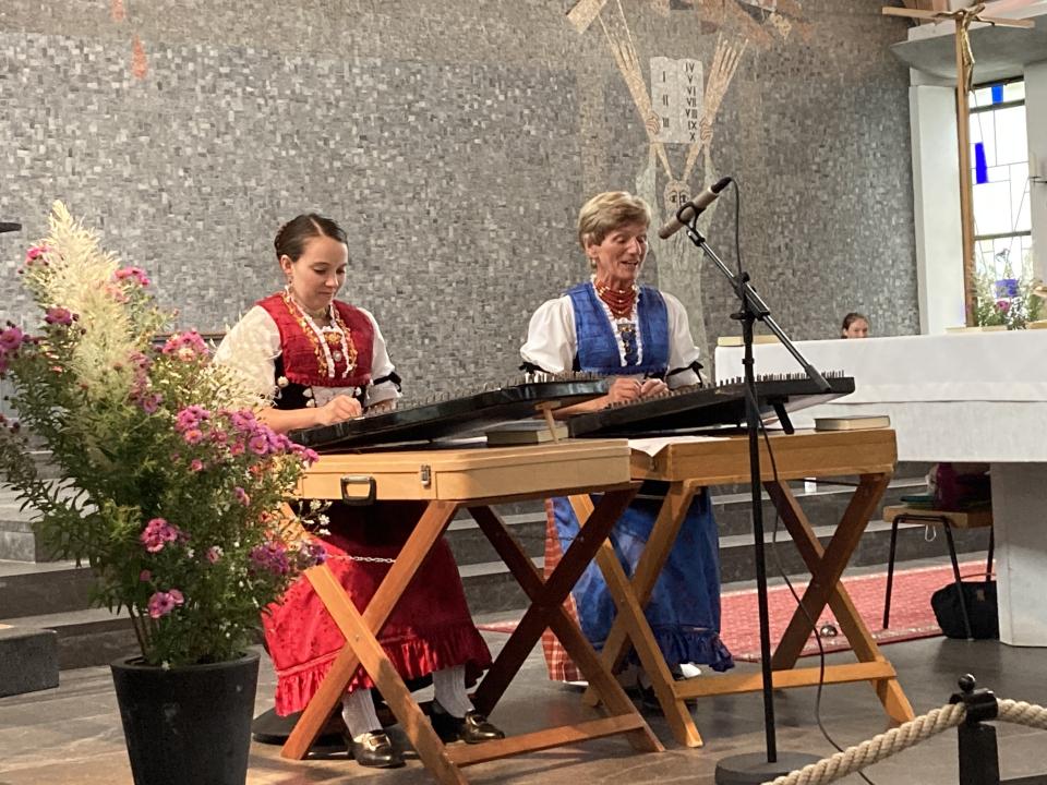 Zither-Duo Appenzell, Nicole Gschwend und Erika Koller