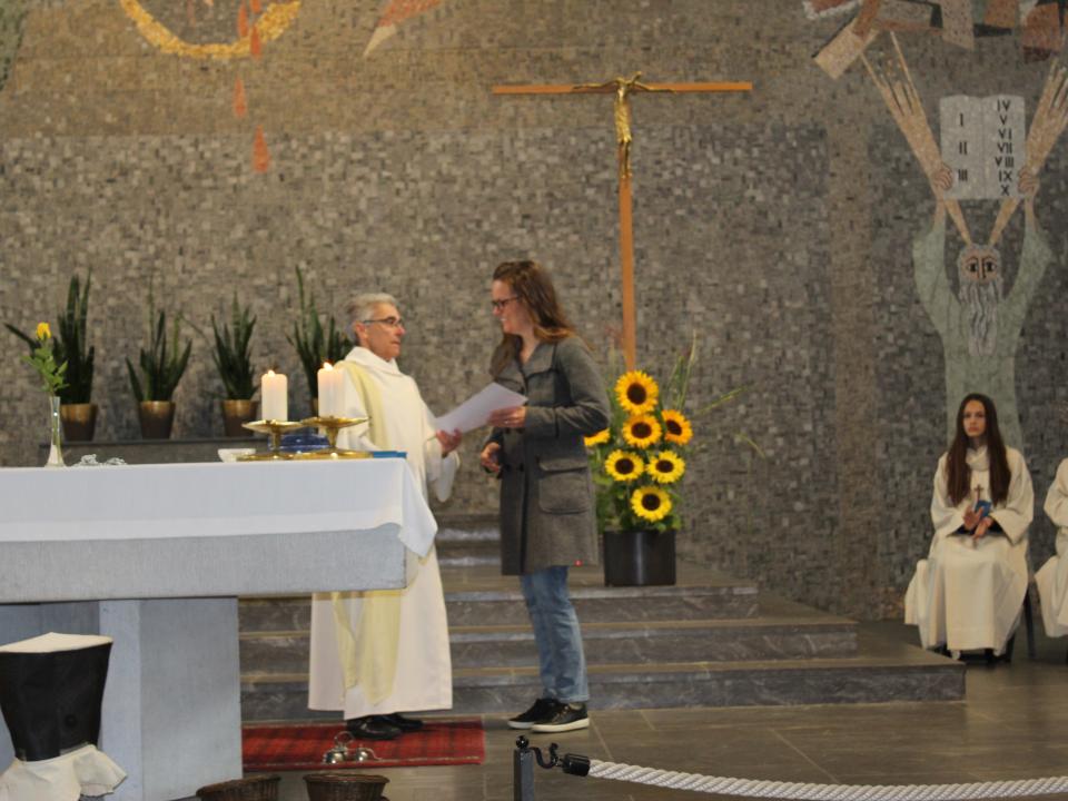 Anita wird als Kommunionhelferin begrüsst