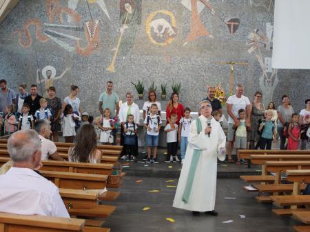 Erstklässler mit Eltern