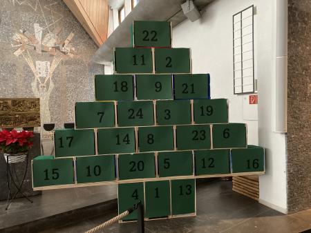 Adventskalender in der Kirche WÄNGI