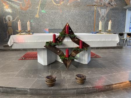 Adventskranz in der Kirche Wängi