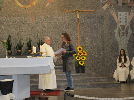 Anita wird als Kommunionhelferin begrüsst