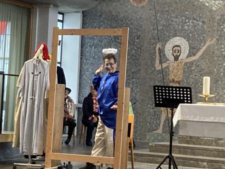 die dumme Augustine im Element