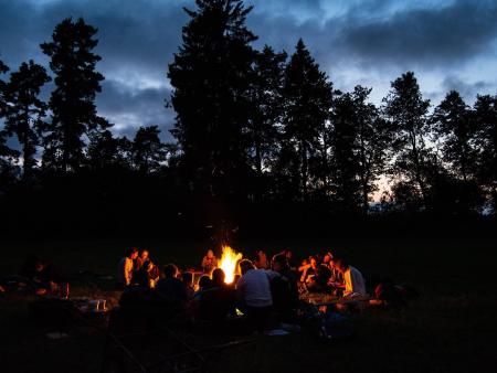 Gemütliches beisammensein am Lagerfeuer